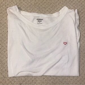SUNDAY BEST HEART EMBROIDERED TEE